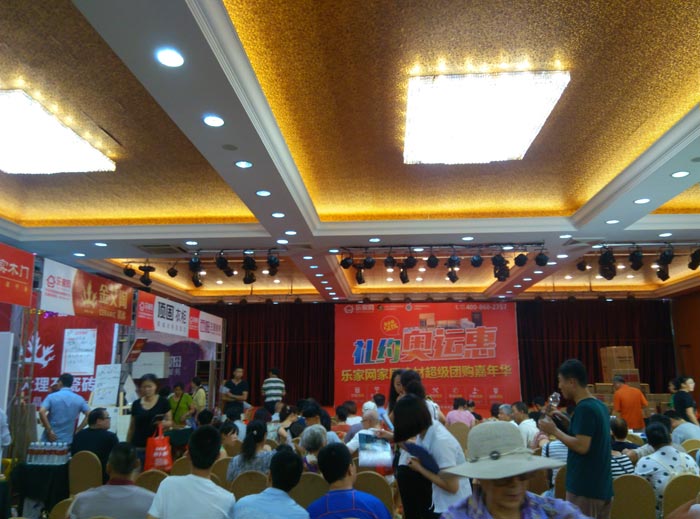 j9游戏瓷砖亮相平顶山品牌家居建材团购嘉年华，优惠停不下来！