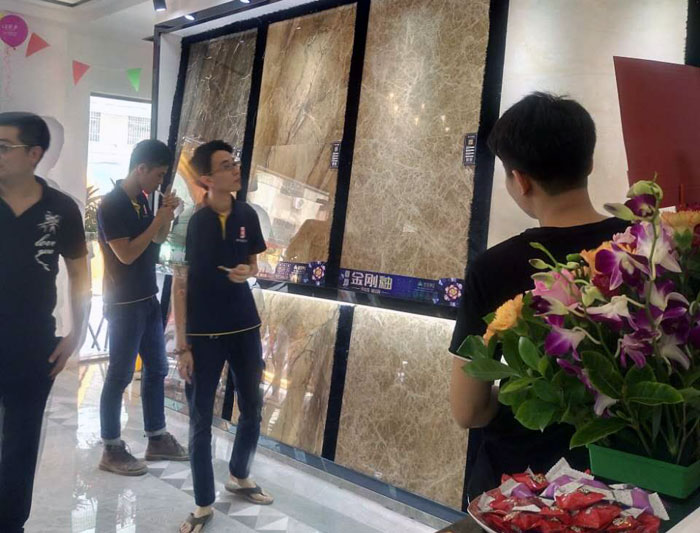 j9游戏 瓷砖代理  陶瓷一线品牌 普宁 开业